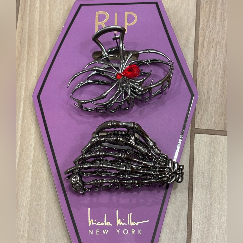 NWT Nicole Miller NY Black Widow & Skeleton hand hair claw clips